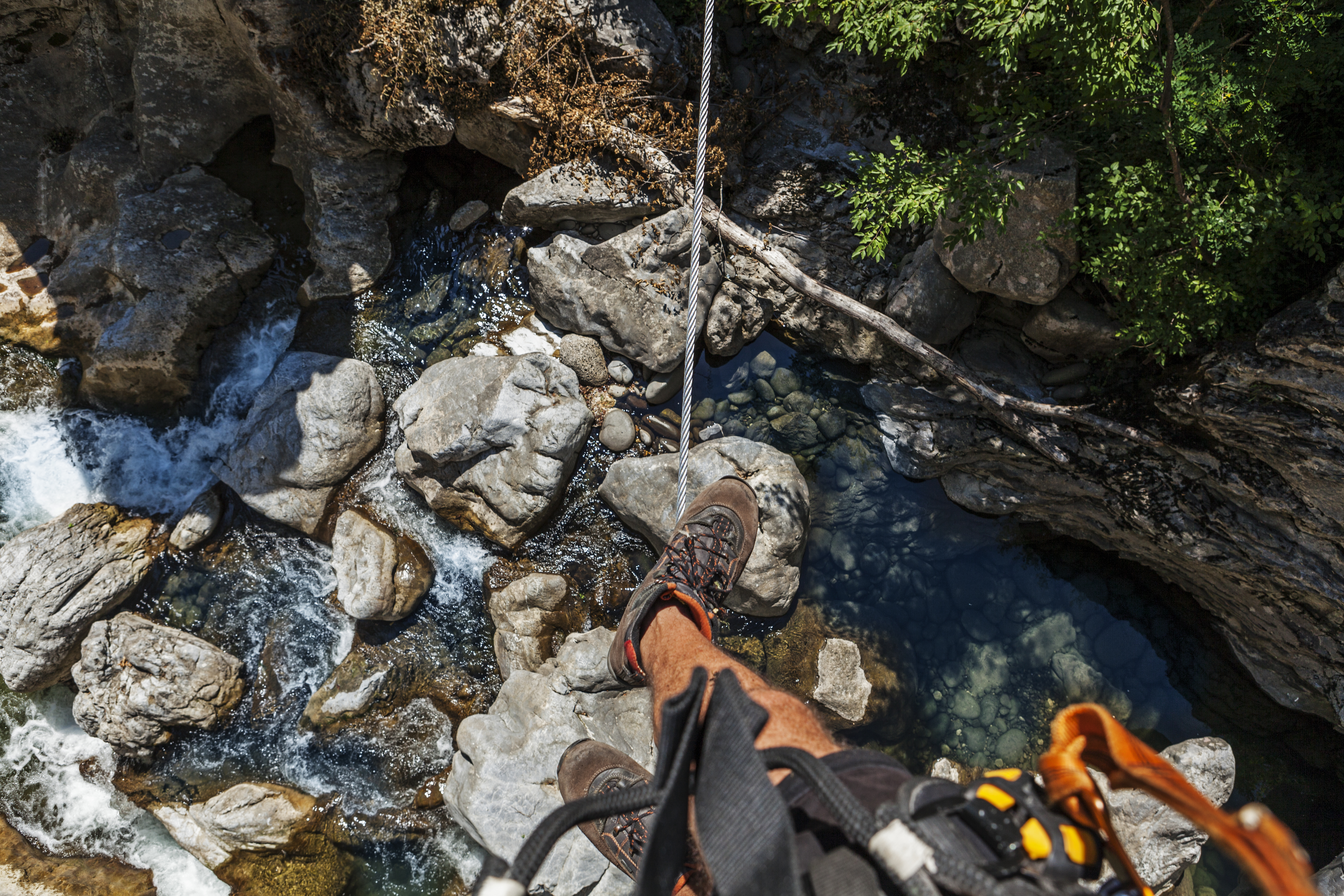 The Canyon Park of Lucca allows you to explore the canyons on a rope with complete safety. This is not the only one. If you like adventure there are also other spots not far from Lerici where it is possible to do canyoning or rafting.